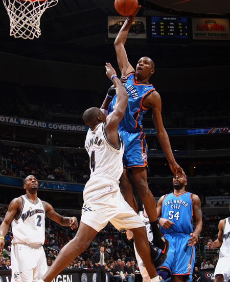 深圳紧咬积分榜前列（深圳紧追积分榜前茅）