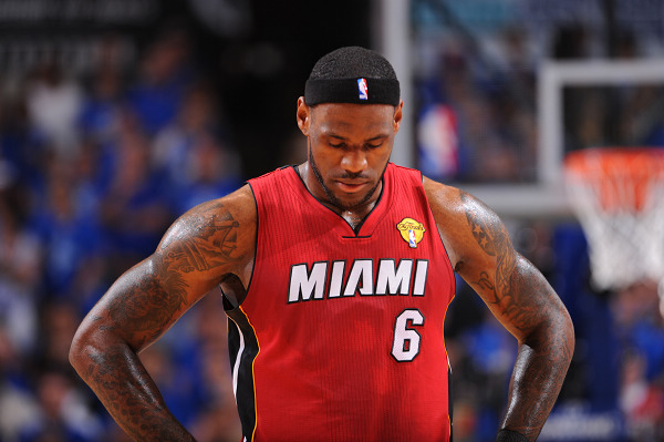 美记：老鹰自我定位为东部强队，有意得到埃利斯补强外线（美媒称老鹰自认东部劲旅，欲引进埃利斯强化外线火力）