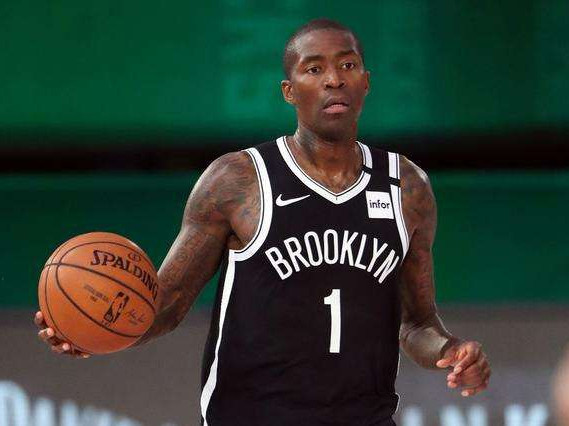 23投13中！恩比德怒砍39分刷新赛季新高（恩比德火力全开：39分轰破赛季新高，23投13中）