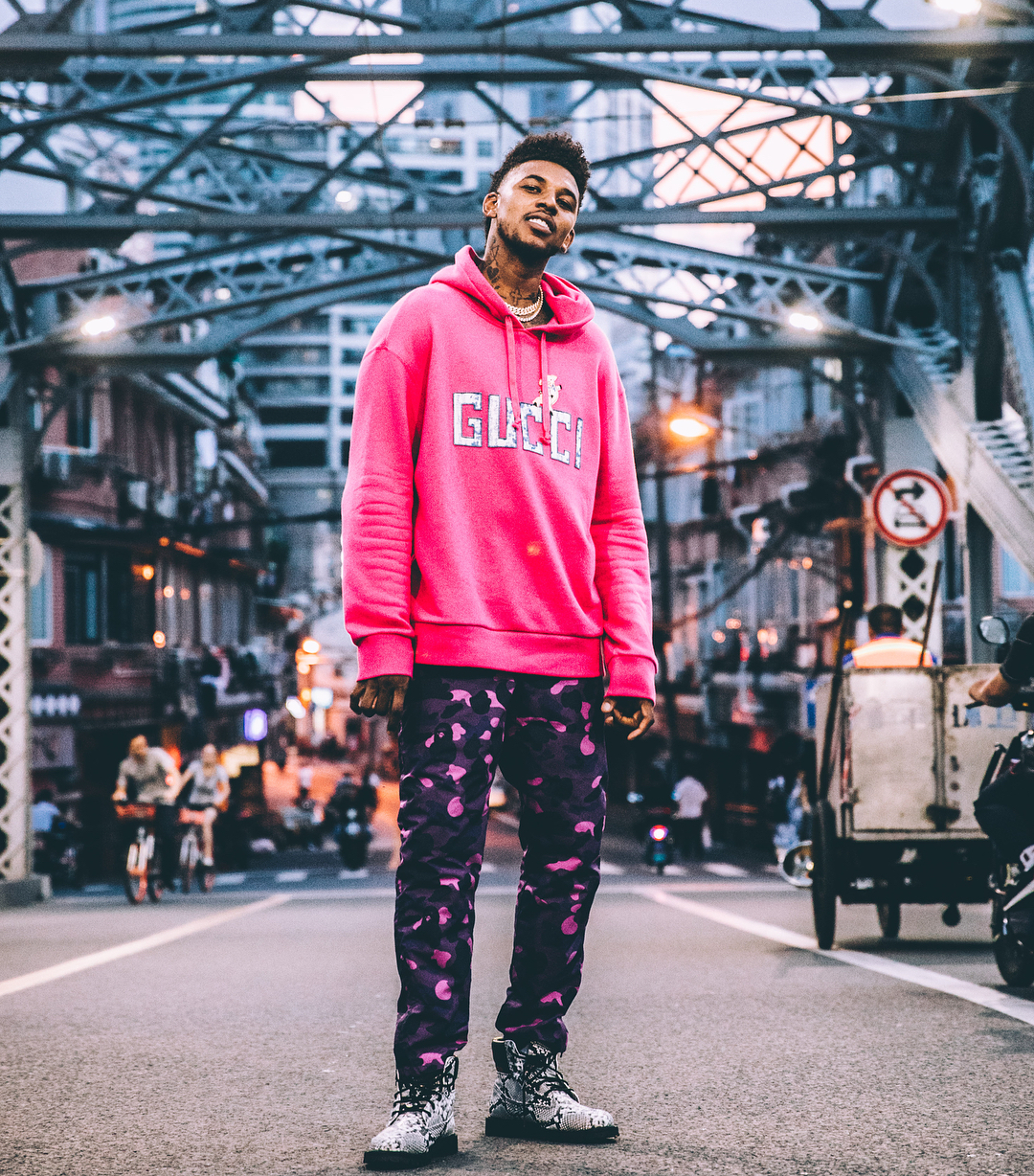 手感冰凉！麦克布莱德半场7中1仅拿2分1篮板2助攻（状态低迷！麦克布莱德半场7投仅1中，仅得2分1篮板2助攻）