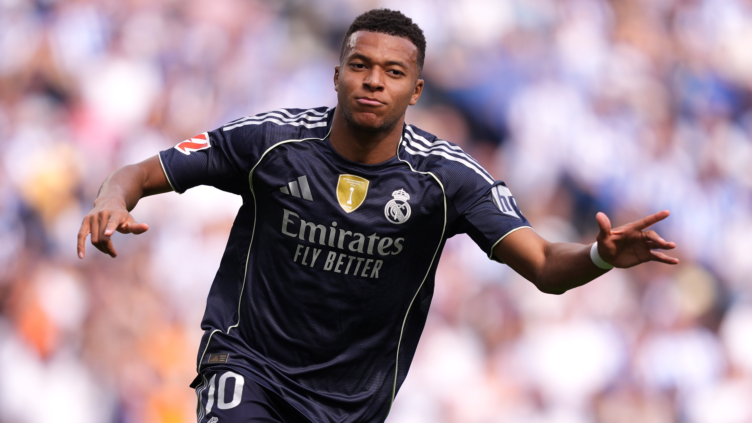 意媒：曼联只想纯租借梅努，球员本人愿意以此方式前往意甲（意媒称曼联仅愿外租梅努，球员同意以租加盟意甲）