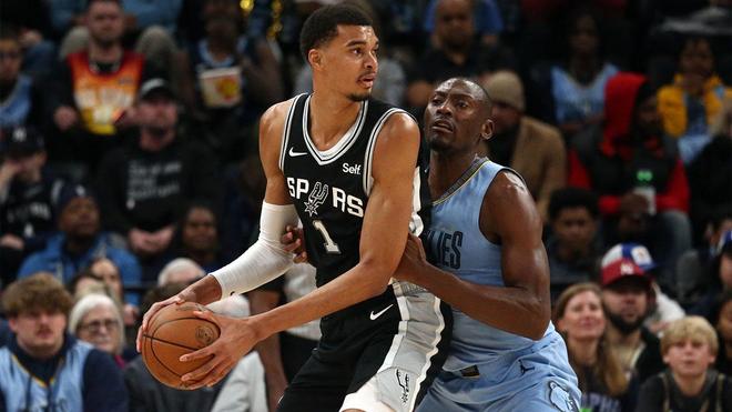 曼晚：阿莫林对达洛特进行一对一训练，已将其打造为进攻利器（曼晚：阿莫林单独指导达洛特，已将其塑造成进攻尖刀）