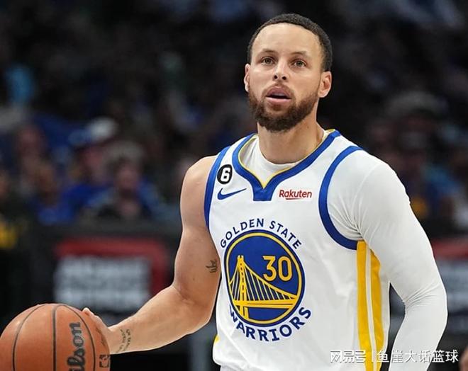 布伦森85次30+跃居队史第四，轰33分率尼克斯血洗爵士（布伦森第85次30+升至队史第4，33分领尼克斯大胜爵士）