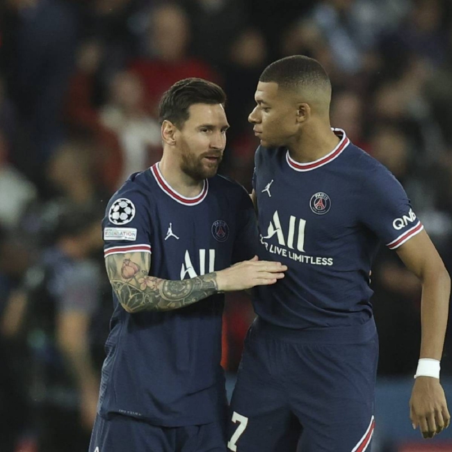 湖人本赛季第四次单场40+罚球，超过爵士升至联盟第一（湖人赛季第四度单场罚球破40，次数超越爵士居联盟第一）