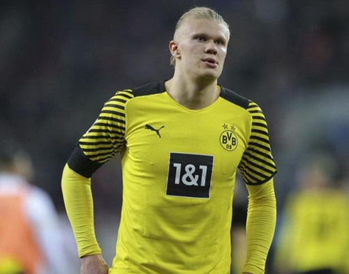 FC26美丽足球：维蒂尼亚、德容领衔，金外脚背夸雷斯马在列（FC26华丽足球：维蒂尼亚携德容压阵，金外脚背夸雷斯马上榜）