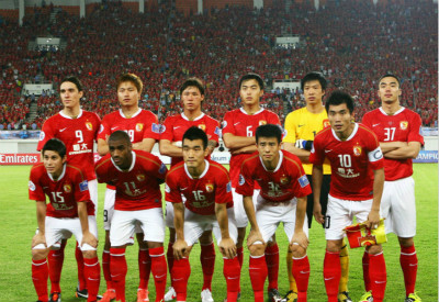 表现不多！维金斯半场6中3拿到6分2板3助 正负值-19（维金斯半场低迷：6投3中仅6分2板3助，正负值-19）