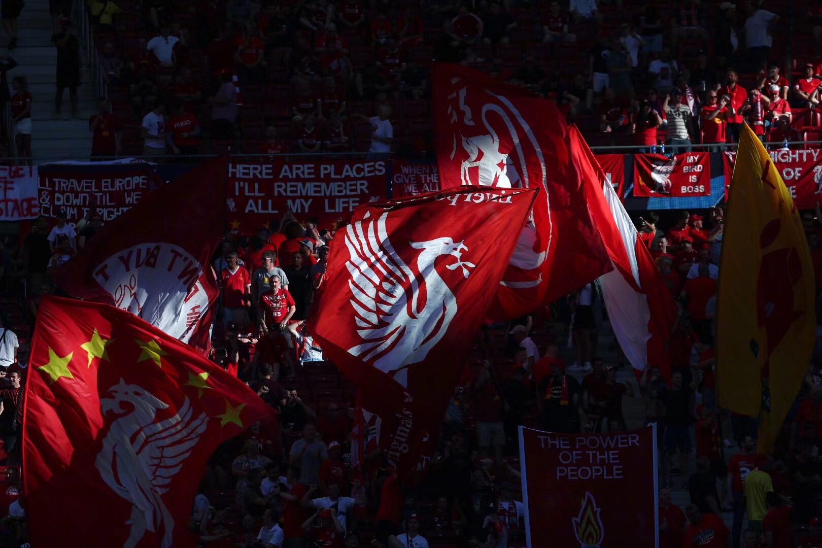 现役累计收入破十亿美元榜发布：库里入选！贝克汉姆 奥尼尔落榜（现役球员累计收入超10亿美元榜出炉：库里上榜，贝克汉姆与奥尼尔未入选）