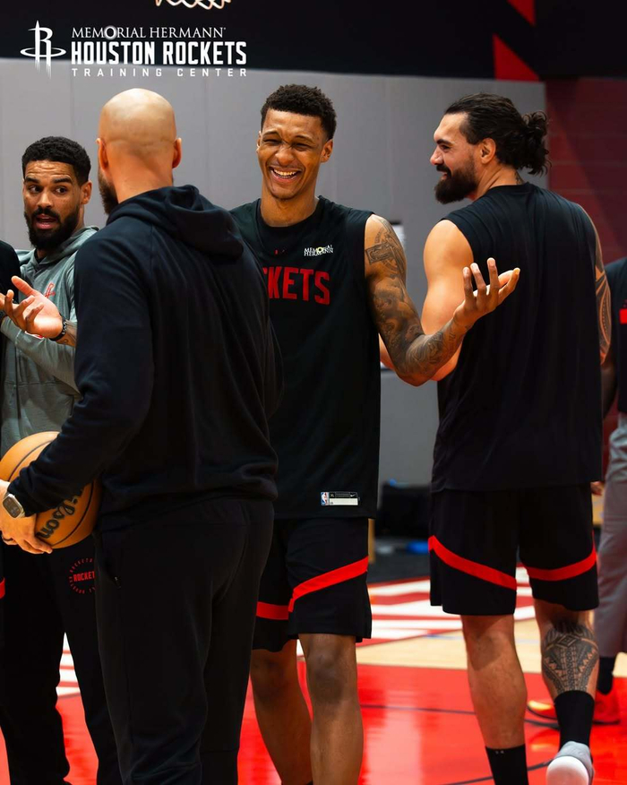 扮演奇兵但未能救主！张知垚替补12中6拿到14分6板2助 抢3前场板（替补爆发仍难挽局！张知垚12投6中砍14分6板2助 抢下3个前场篮板）