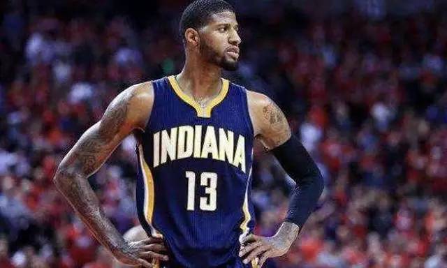 圣诞氛围下的体育盛宴（圣诞气息中的体育嘉年华）