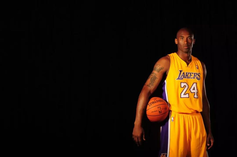 德天空：曼联已经找门德斯了解阿德耶米的情况（德天空：曼联已向门德斯打听阿德耶米近况）