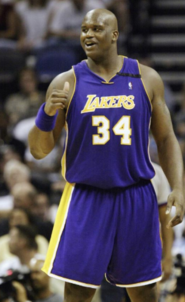 一家人整整齐齐！曼联官方晒25／26赛季合影：男女全队出镜（曼联发布25／26赛季全家福：男女一线队齐齐出镜）